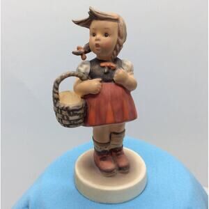 Goebel Hummel Figurine Little Shopper 96 TMK3
